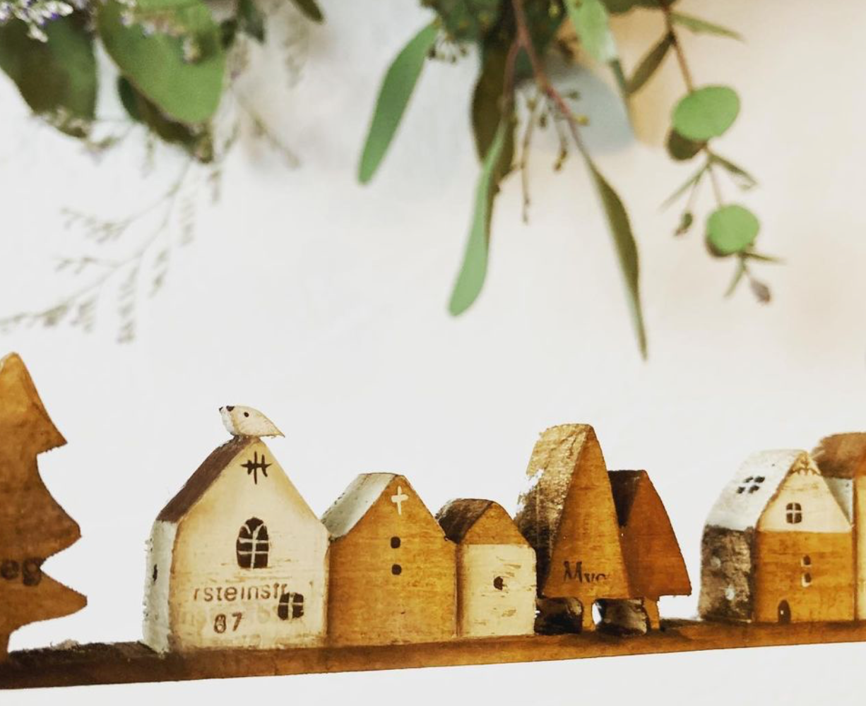 La *eko Handmade Wooden House & Tree No.3 – niconeco zakkaya